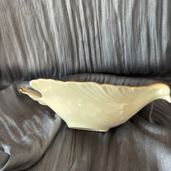 Lenox Cream and Gold Serveware Swan Dish 2 Piece Set - Picture 7 of 11
